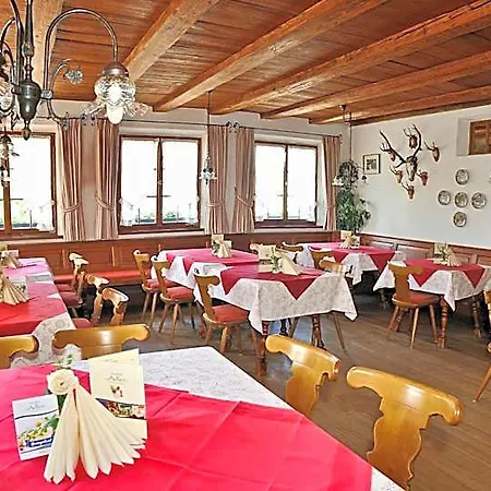 فندق Hotel-gasthof Adler 3*